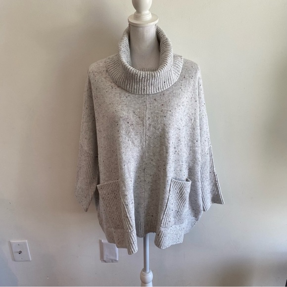 LOFT Sweaters - LOFT Flecked Poncho Pocket Sweater Size XL New With Tags
